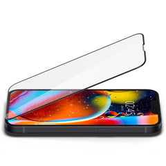 STAKLO SPIGEN GLASS FC IPHONE 13 / 13 PRO CRNA