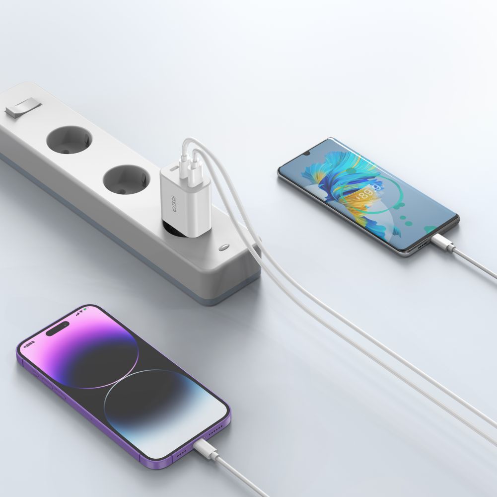 SIEŤOVÁ NABÍJAČKA NA MOBIL A TABLET  TECH-PROTECT C30W 3-PORT NETWORK CHARGER PD30W/QC3.0 WHITE