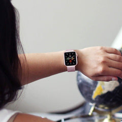 REMIENOK DOOP MILANESEBAND APPLE WATCH 6 / 7 / 8 / 9 / 10 / SE (40 / 41 / 42 MM) GOLD