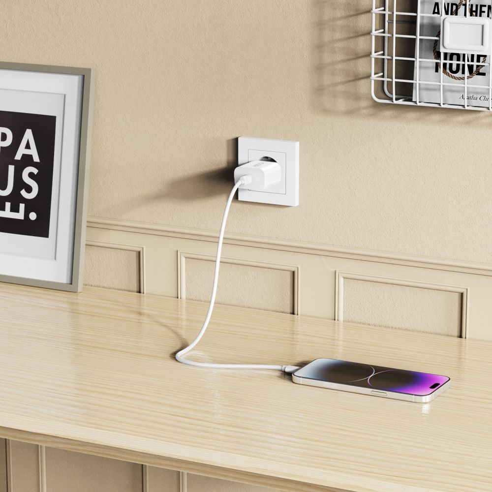 TECH-PROTECT NC20W 1-PORT MREŽNI PUNJAČ PD20W + LIGHTNING KABEL BIJELI