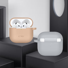 PUZDRO TECH-PROTECT SILICONE HOOK APPLE AIRPODS 4 CAFFE LATTE